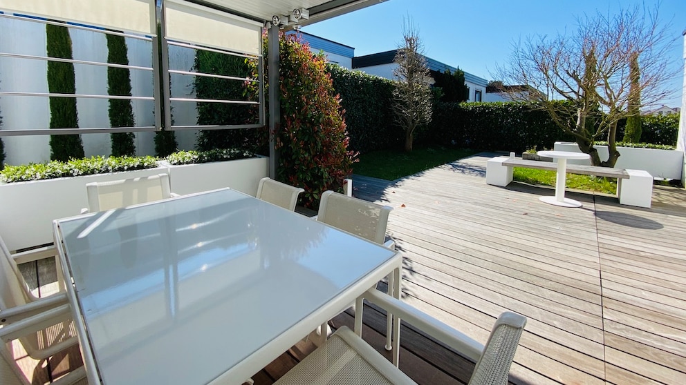 Vertical awning