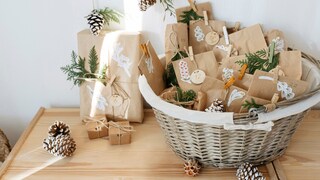 A self-filled Advent calendar is a truly special gesture during the Advent season.