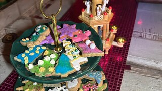 When it comes to decorating cookies, the sky's the limit for creativity.