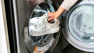 Do not clean in washing machine