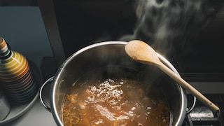 Difference Between Broth and Bouillon