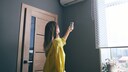An air conditioner often consumes a lot of energy, but with a few tricks, it can be used sustainably.