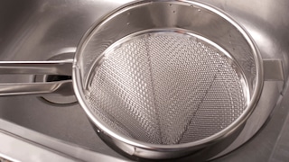Trick for Cleaning a Kitchen Sieve