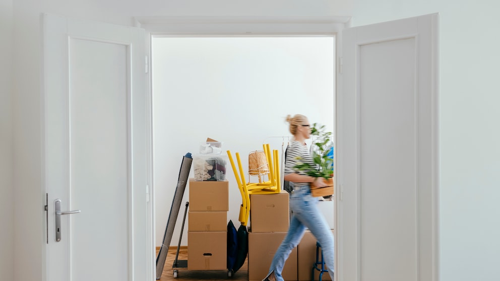 Whoever moves out of an apartment while still under contract typically continues to pay the full rent, including utilities. But is that really necessary?