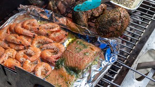 Aluminum trays are a staple for many when it comes to grilling. However, it's important to note that they come with some drawbacks.