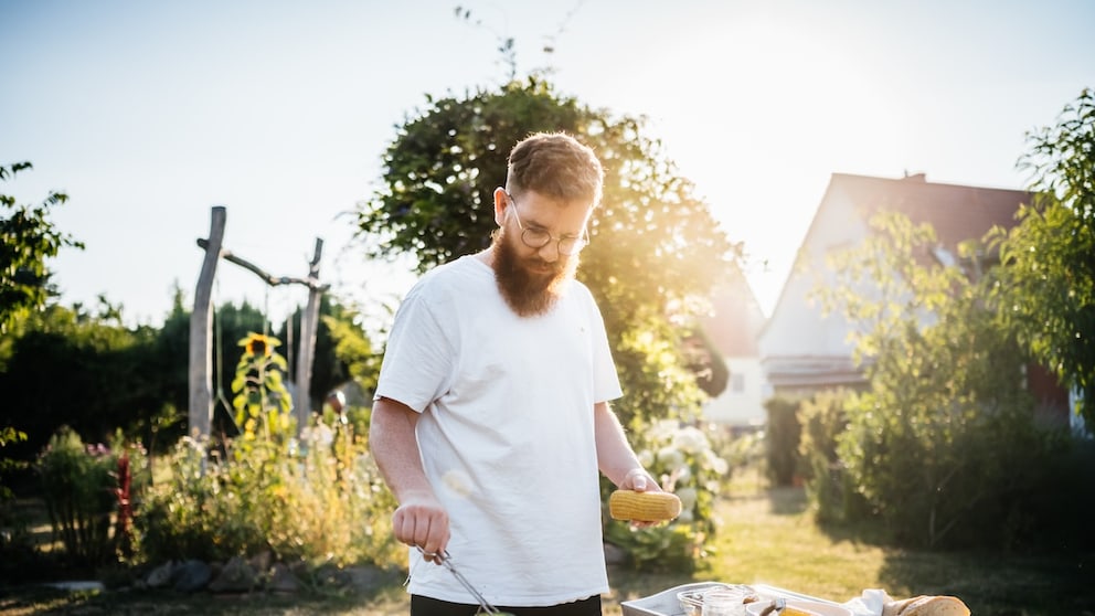 When grilling, certain safety precautions should always be observed. This is especially true in hot weather.