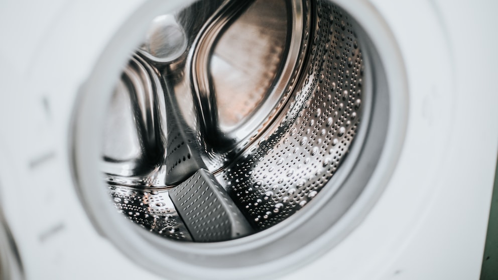 Can a washing machine really be cleaned with a dishwasher tablet?
