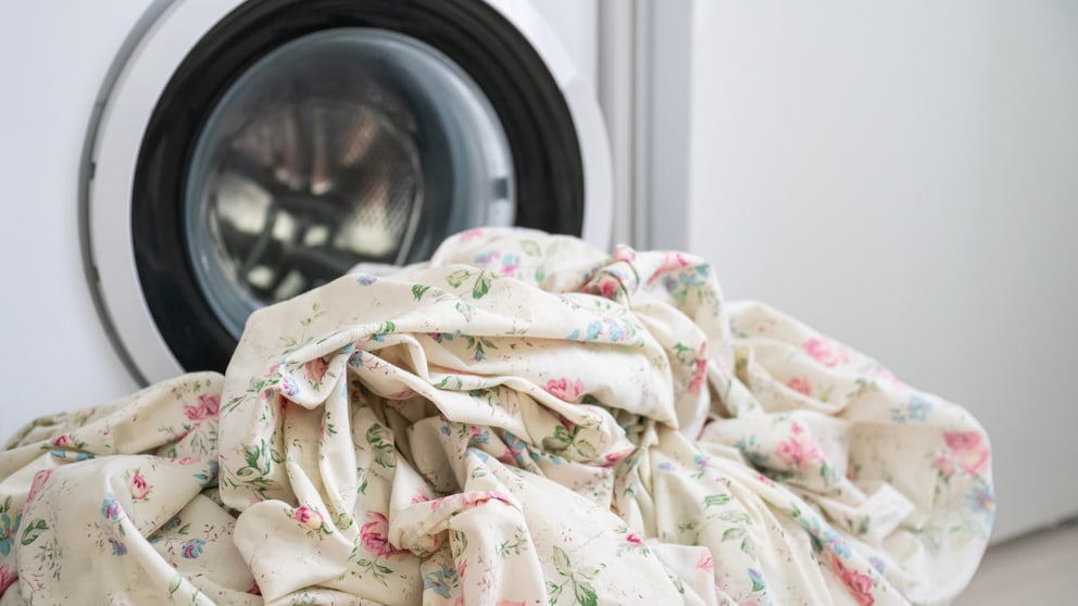 One might think there's not much to consider when washing bed linens—but that's incorrect. In fact, there are several common mistakes you should definitely avoid.