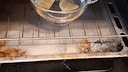 In addition to its pleasant scent, the lemon offers other benefits that can be used for cleaning the oven.