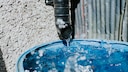 Cleanliness is also important for collected rainwater. But how often should the rain barrel be cleaned?