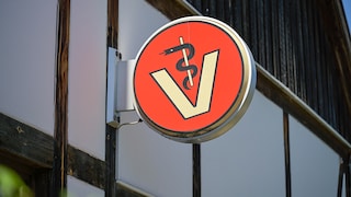 We all know it: the veterinarian symbol—do you know what it means?