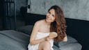 Curls or Frizz? We Explain the Difference!