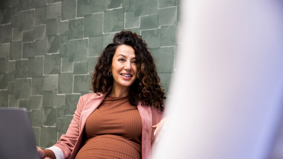 When is the best time to announce a pregnancy at work?