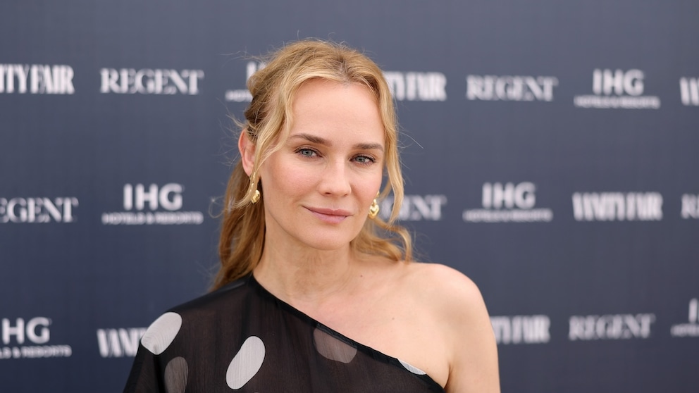 Diane Kruger as we know her in a bright, radiant blonde. But that is now a thing of the past.