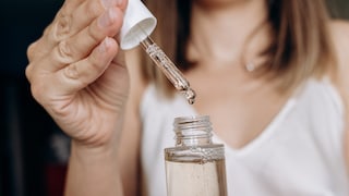 Whether as a serum, dietary supplement or injection - hyaluronic acid is versatile. But what can the active ingredient do?