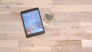 With a drop of water, you can turn your smartphone or tablet camera into a macro lens for close-up shots.