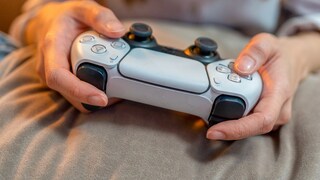 Controllers for the PlayStation or Xbox, or even the entire Switch—especially the components of the gaming console that you handle daily—should be properly cleaned.