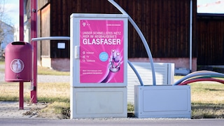 The installation of fiber optic infrastructure is causing disputes among some political parties.