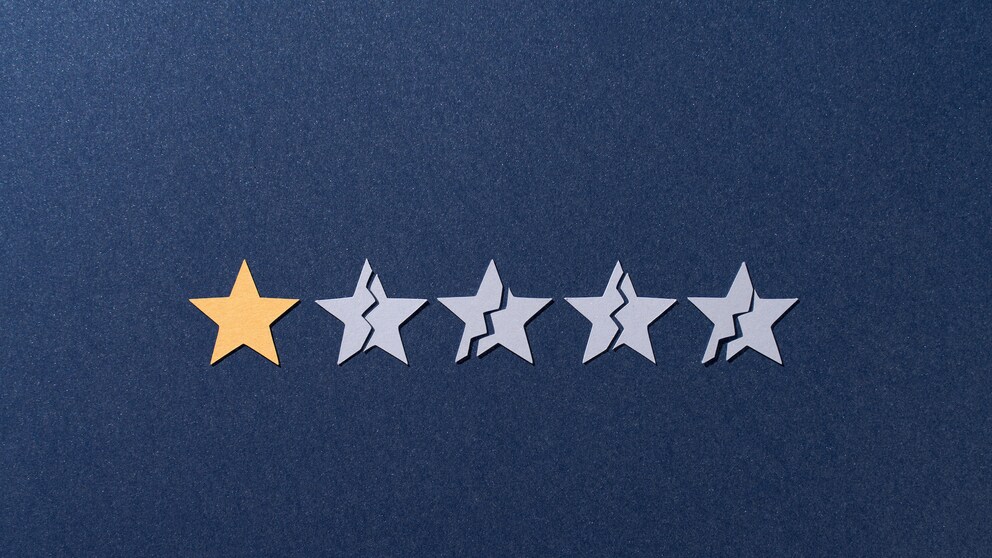 Rating scale with five stars, on which only one star is awarded.