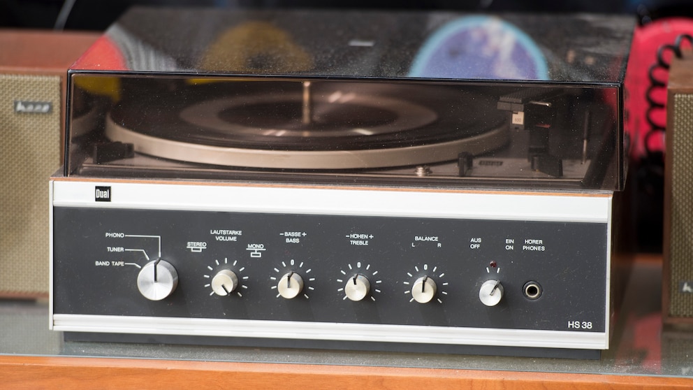 An old Dual brand record player.