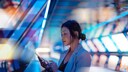 AI Recognizes Images: Woman With Smartphone