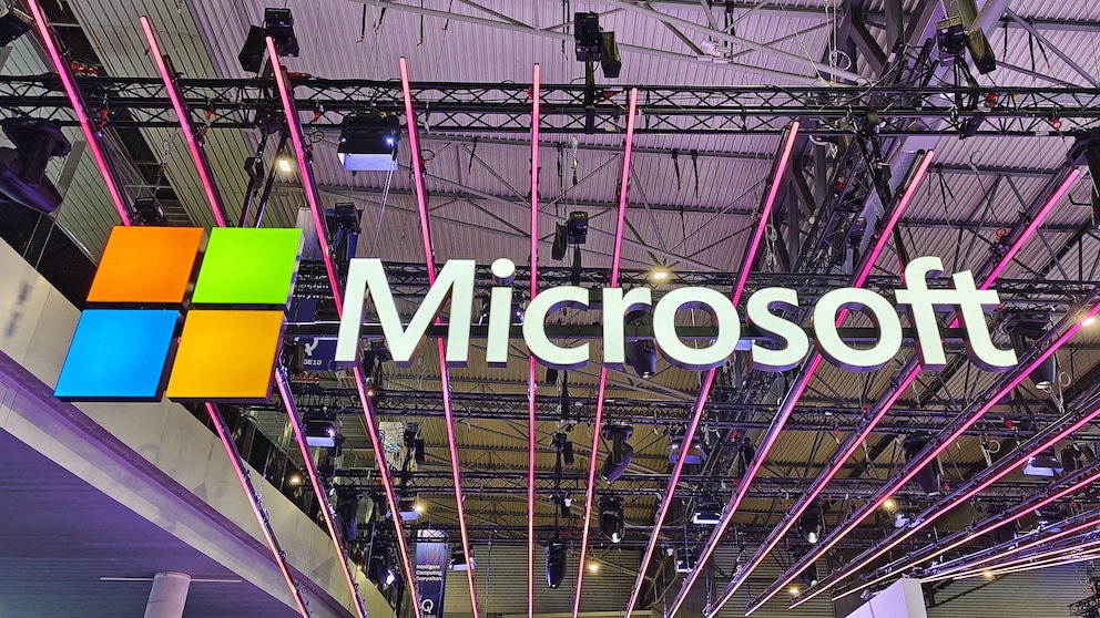 Microsoft further reduces its range of software programs