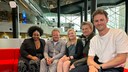 TECHBOOK author Louisa Stoeffler (center) meets the actors from the Amazon series "The Rings of Power" from left to right Sophia Nomvete, Owain Arthur, Charles Edwards and Charlie Vickers