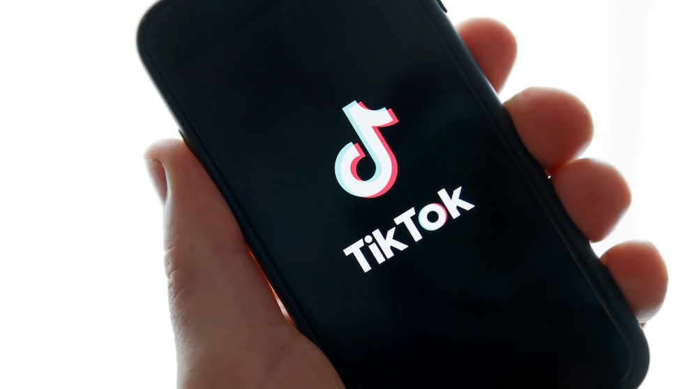 TikTok now offers group chats