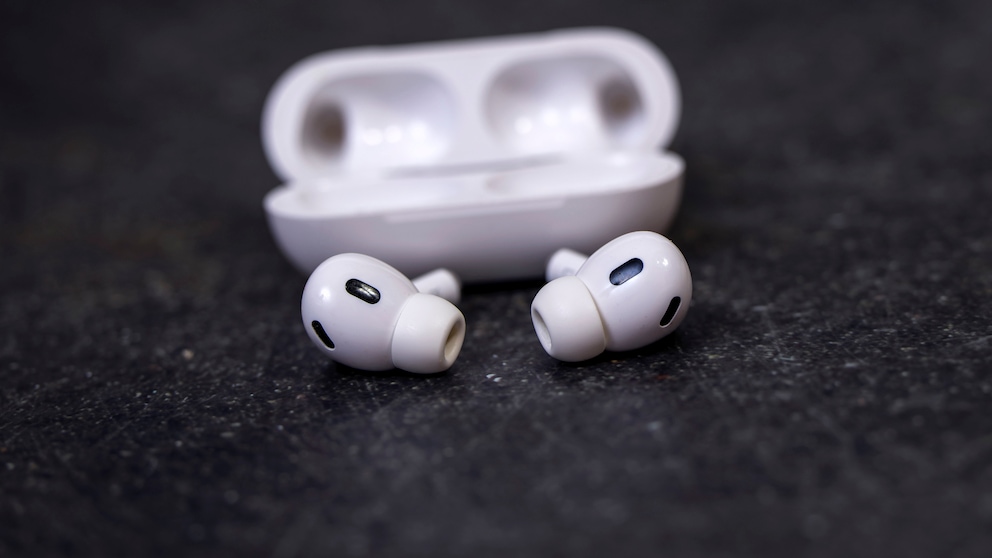 AirPods should be cleaned regularly. Apple reveals exactly how to do it.