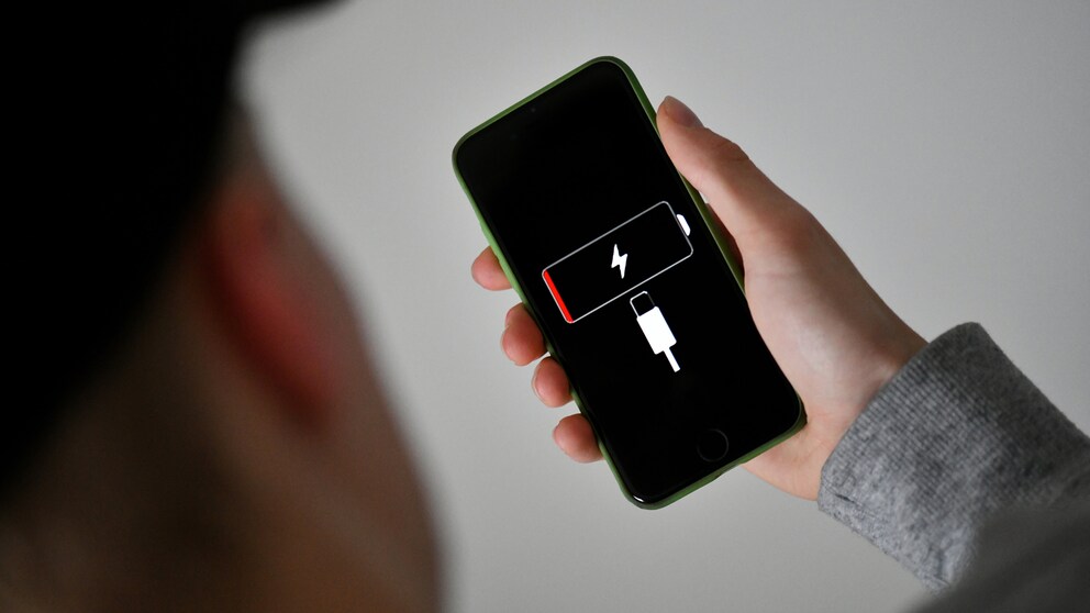 If the battery dies quickly, it can help to calibrate it