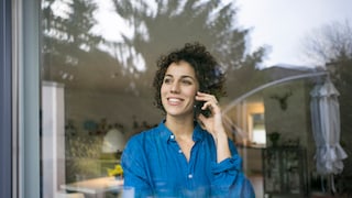 If the mobile network fails, you can make calls over Wi-Fi.