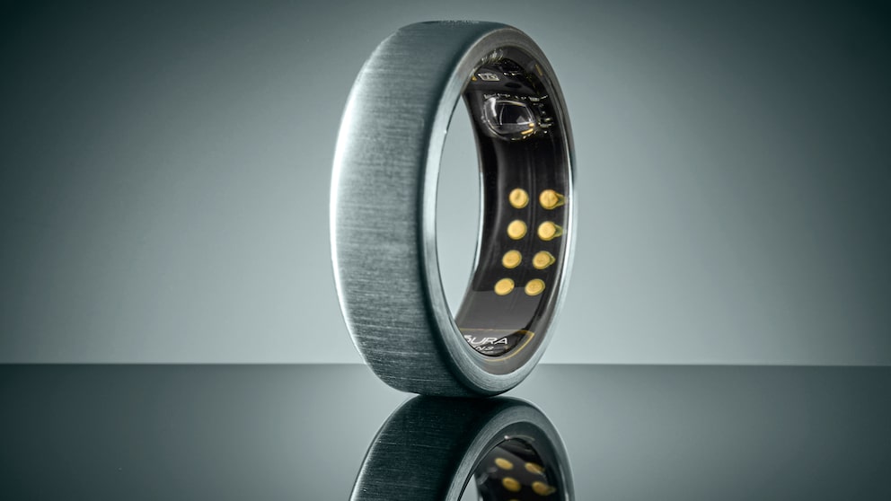 Smart rings, like the one from Oura, are trending. Apple might soon offer one as well.