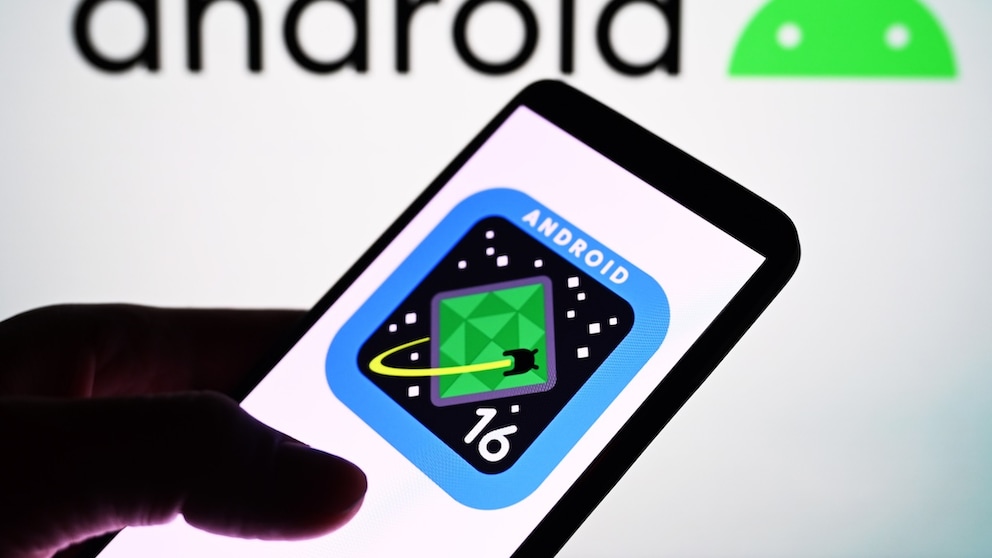 Android 16 Logo on a Smartphone