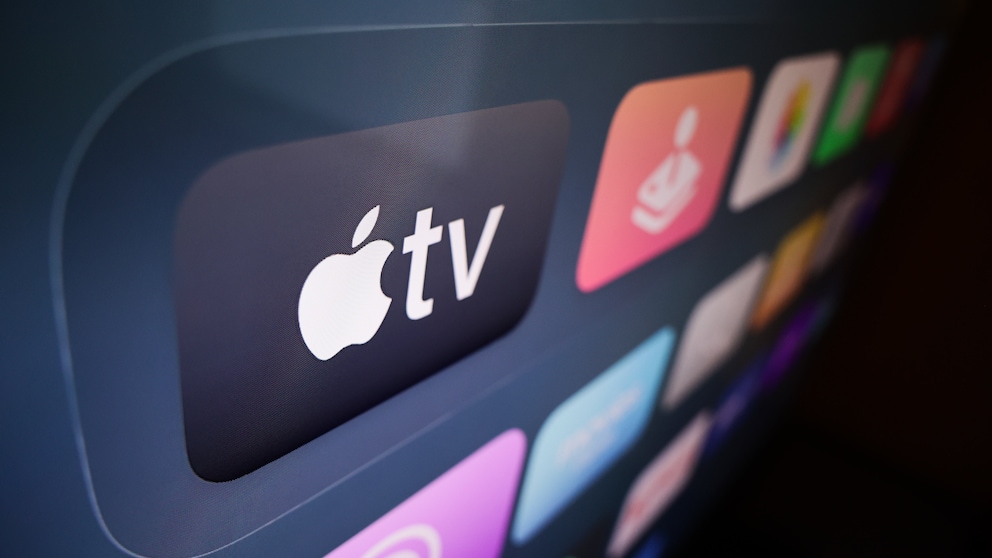 Apple's Home Hub is expected to be a blend of an iPad-like tablet and a HomePod.