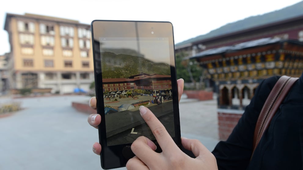 Google Street View is currently evoking strong emotions among users with images of forgotten moments.