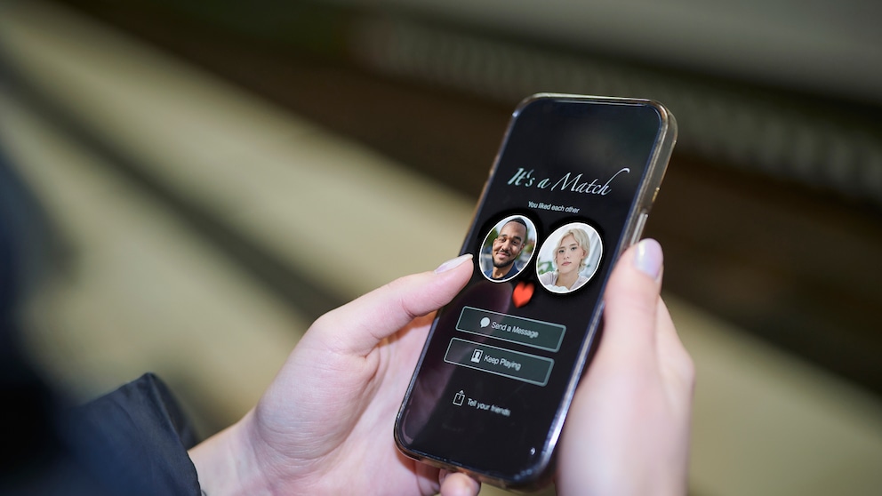 Instead of helping, online dating apps are sabotaging our search for partners—at least according to one author.