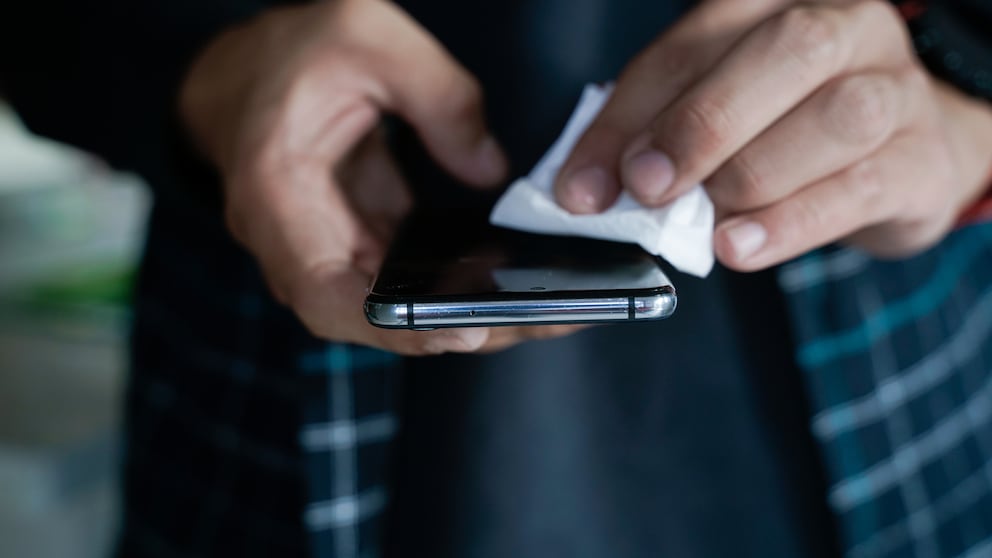 Avoid This Common Mistake When Cleaning Your Smartphone