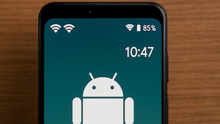 Sometimes, a double Wi-Fi icon appears on the smartphone's status bar.