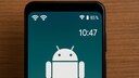 Sometimes, a double Wi-Fi icon appears on the smartphone's status bar.