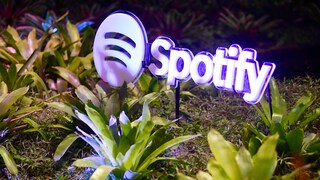 Tech CEOs, Politicians, Journalists: Their Music on Spotify Is No Longer a Secret