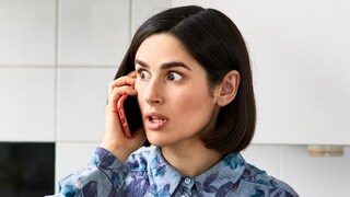 Woman Shocked While on Phone