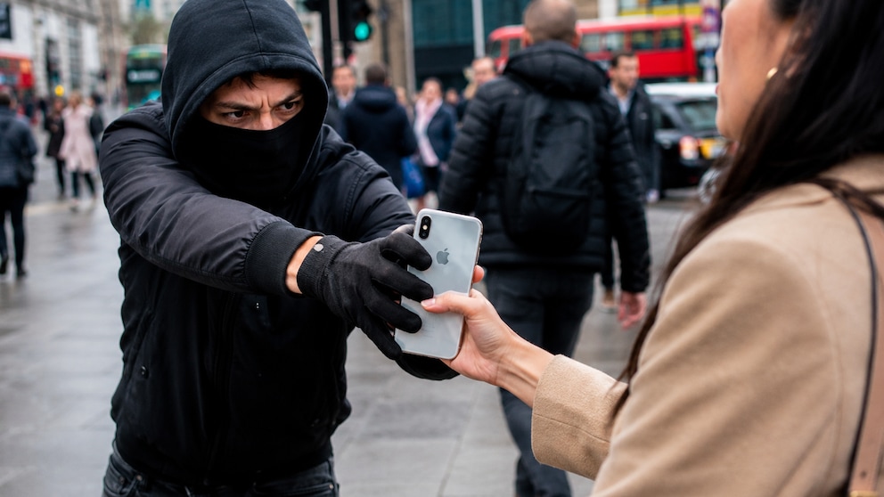 iPhone Theft Is a Major Problem in Busy Cities