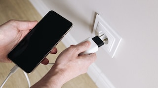 There is a recommended order for charging your smartphone.