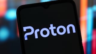 Smartphone with Lumo logo.