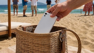 A stolen smartphone doesn't just mean the loss of an expensive device. Deutsche Telekom warns of a scam where criminals aim to access passwords and account logins after the theft.