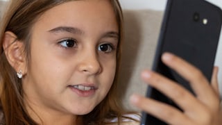Children should only be allowed to use social networks gradually in the future. A new expert report for the European Commission recommends stricter guidelines for platforms—and could pave the way for new EU regulations.