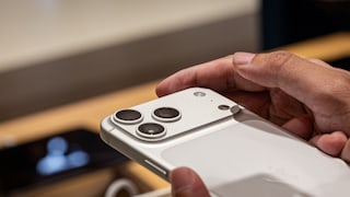 iPhone 17 Pro in an Apple Store