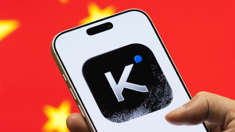 Logo of the Chinese AI app Kimi on a smartphone, with the Chinese flag in the background