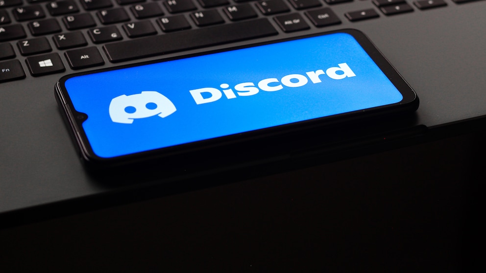 Discord Logo on a Smartphone