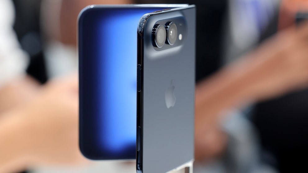 The iPhone duo at a presentation